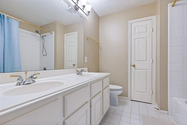9407 Walnut Brook Court, Houston, TX 77040