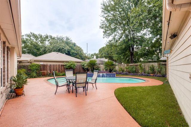 9407 Walnut Brook Court, Houston, TX 77040