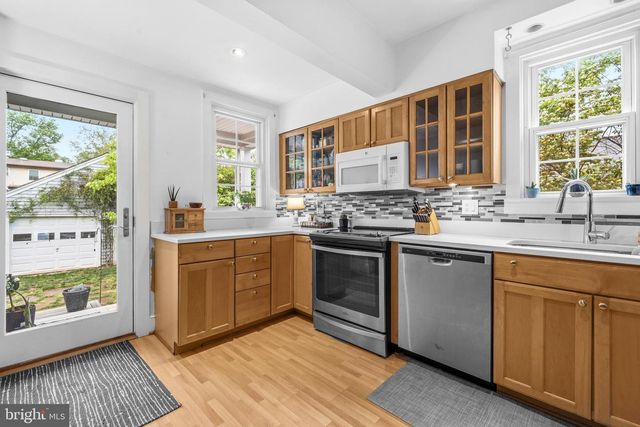 2816 W GEORGE MASON RD, Falls Church, VA 22042