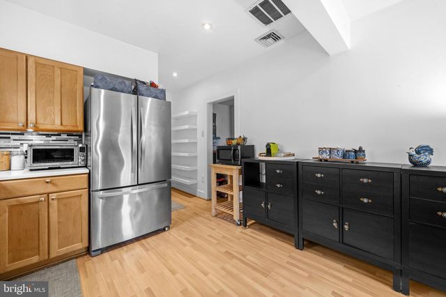 2816 W GEORGE MASON RD, Falls Church, VA 22042