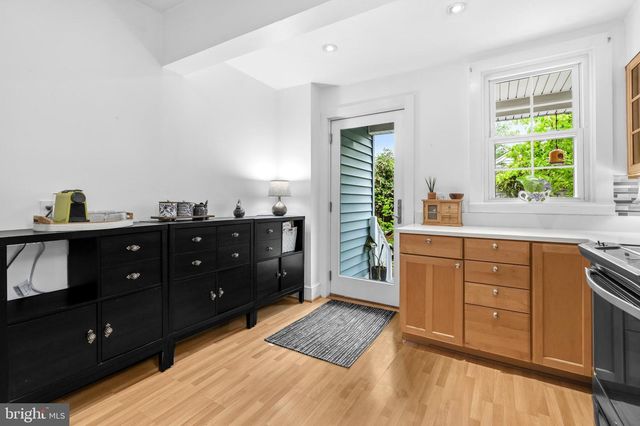 2816 W GEORGE MASON RD, Falls Church, VA 22042