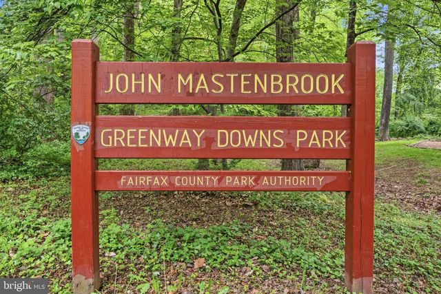 2816 W GEORGE MASON RD, Falls Church, VA 22042