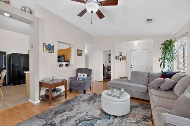 724 Shire Street SW, Albuquerque, NM 87121
