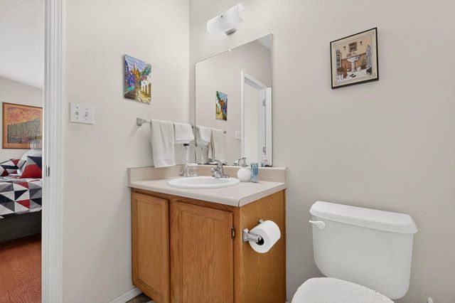 724 Shire Street SW, Albuquerque, NM 87121
