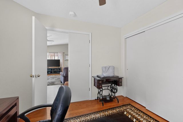 724 Shire Street SW, Albuquerque, NM 87121