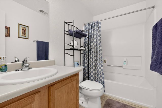724 Shire Street SW, Albuquerque, NM 87121