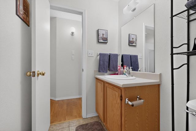 724 Shire Street SW, Albuquerque, NM 87121