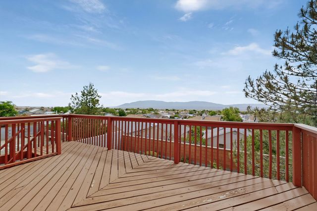 724 Shire Street SW, Albuquerque, NM 87121