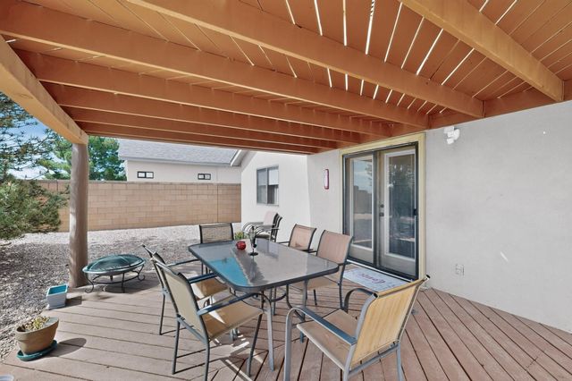 724 Shire Street SW, Albuquerque, NM 87121
