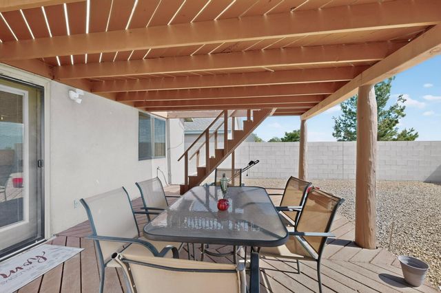 724 Shire Street SW, Albuquerque, NM 87121