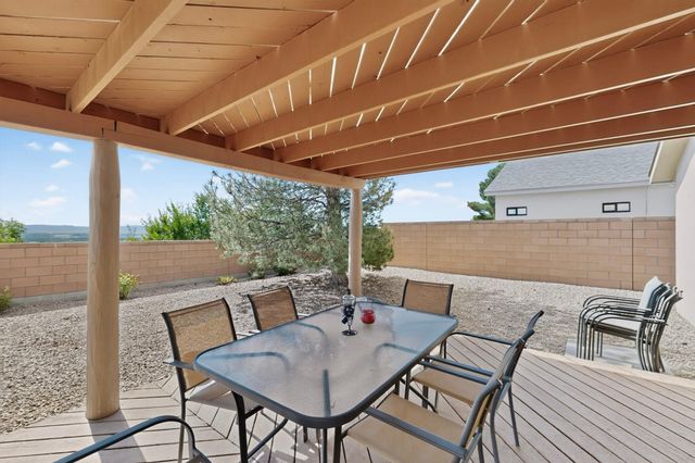 724 Shire Street SW, Albuquerque, NM 87121