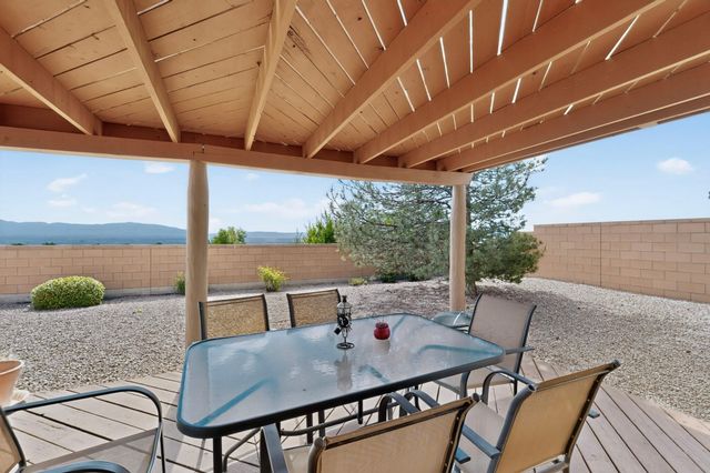724 Shire Street SW, Albuquerque, NM 87121
