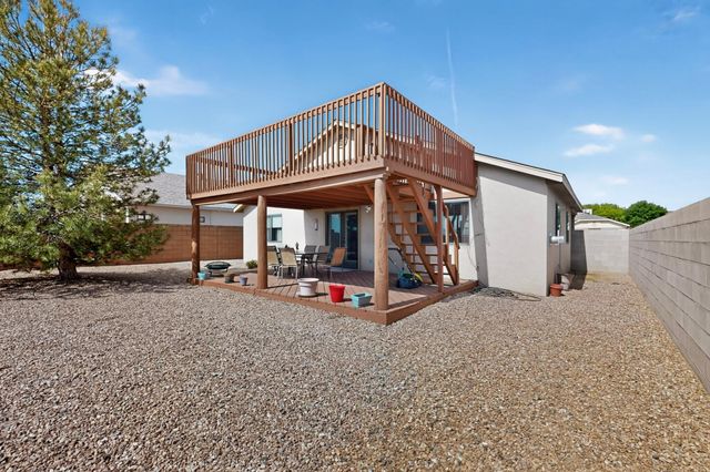 724 Shire Street SW, Albuquerque, NM 87121