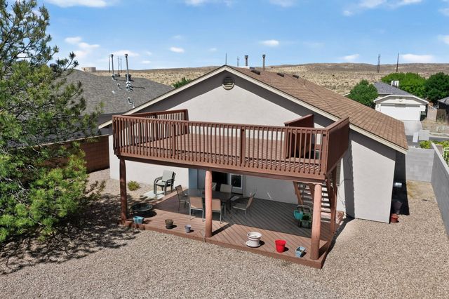 724 Shire Street SW, Albuquerque, NM 87121