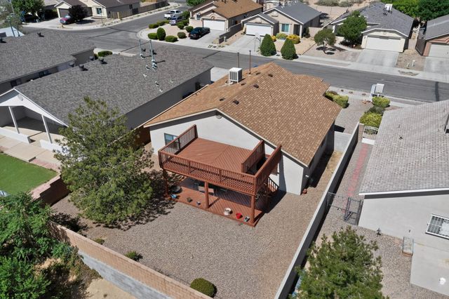724 Shire Street SW, Albuquerque, NM 87121