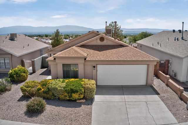 724 Shire Street SW, Albuquerque, NM 87121