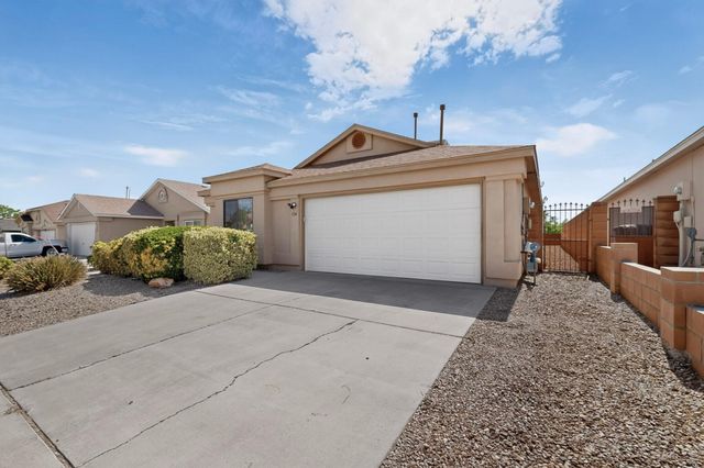724 Shire Street SW, Albuquerque, NM 87121
