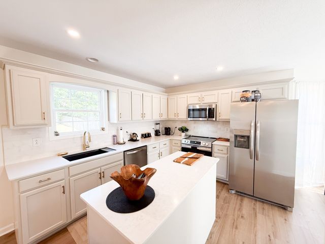 670 Superior Ln, Clarksville, TN 37043