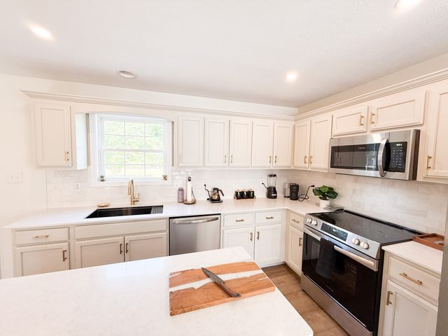 670 Superior Ln, Clarksville, TN 37043