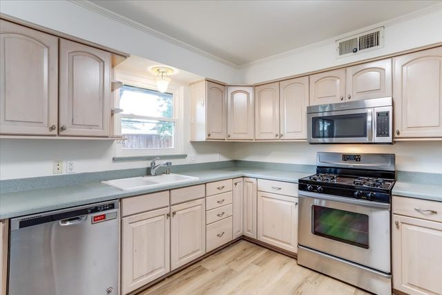 417 Rorary Drive, Richardson, TX 75081