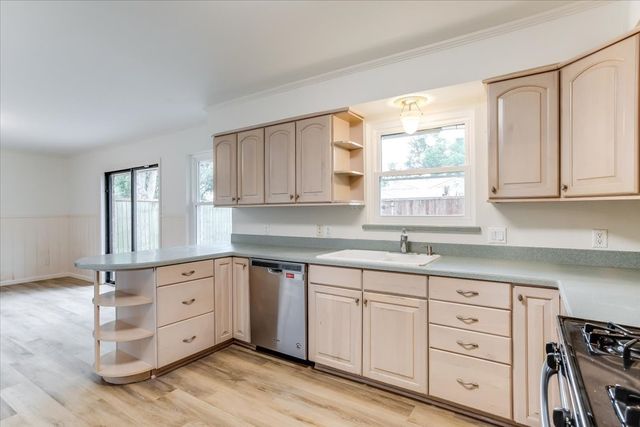 417 Rorary Drive, Richardson, TX 75081