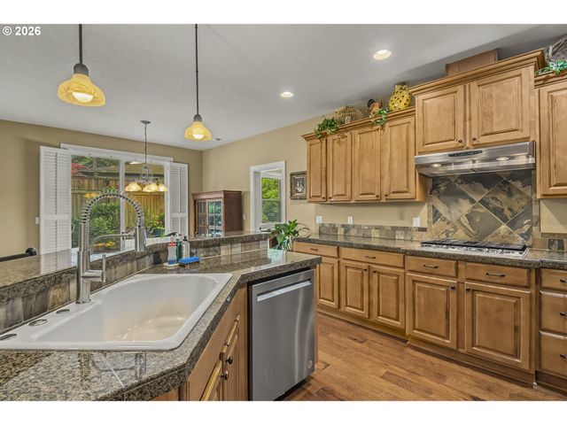13090 Sw MADISON Ct, Beaverton, OR 97008