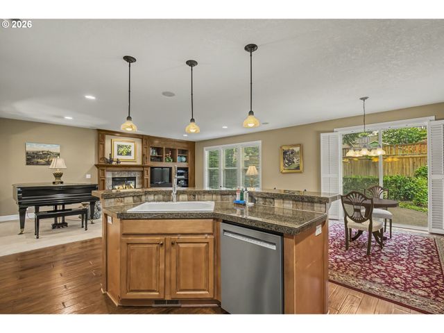 13090 Sw MADISON Ct, Beaverton, OR 97008