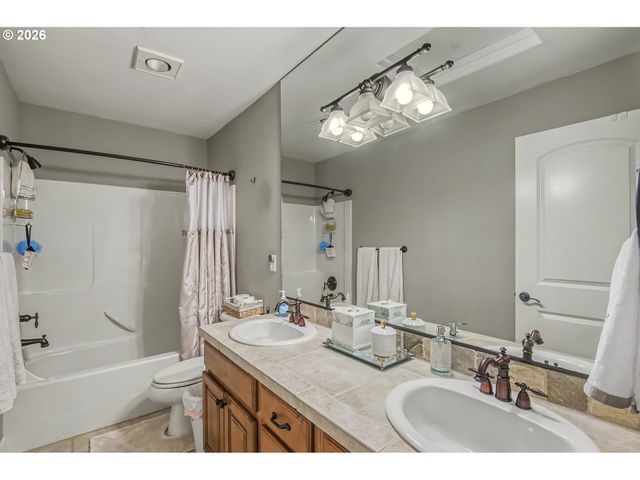 13090 Sw MADISON Ct, Beaverton, OR 97008