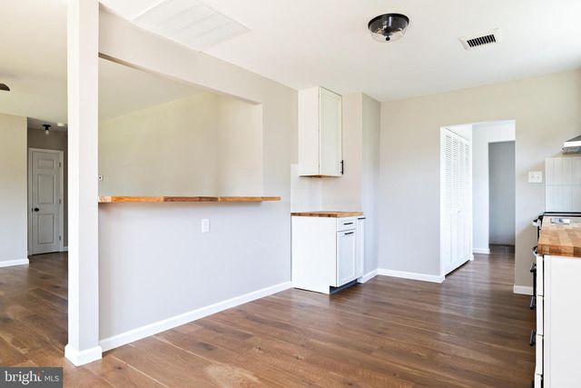 425 HOLLY AVE, Gloucester City, NJ 08030