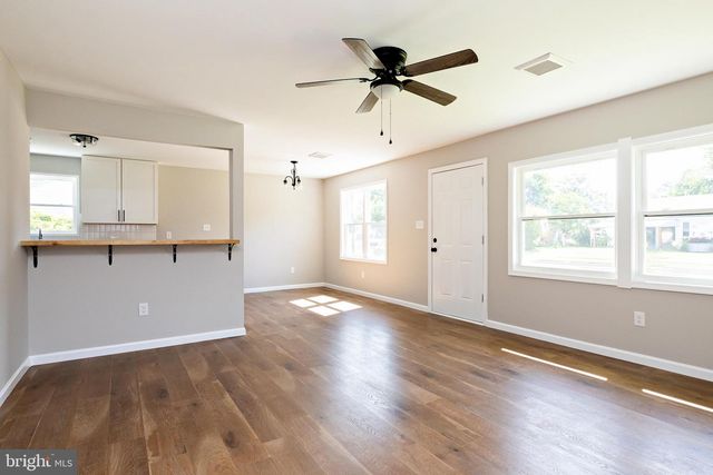 425 HOLLY AVE, Gloucester City, NJ 08030