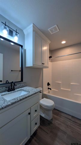 11086 CR 167 Unit 2, Tyler, TX 75703