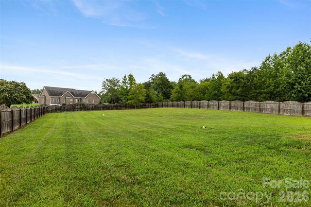 926 Hathcock Glen Drive, Oakboro, NC 28129