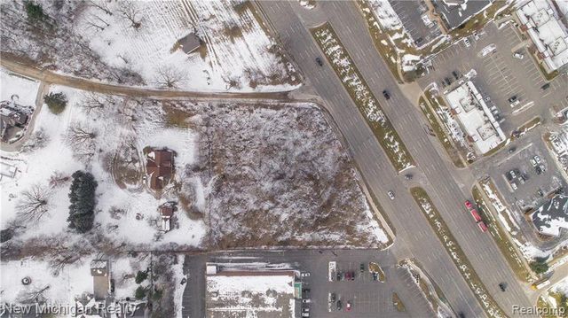 00 Berkshire, Bloomfield Hills, MI 48302