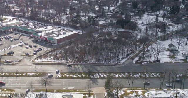 00 Berkshire, Bloomfield Hills, MI 48302