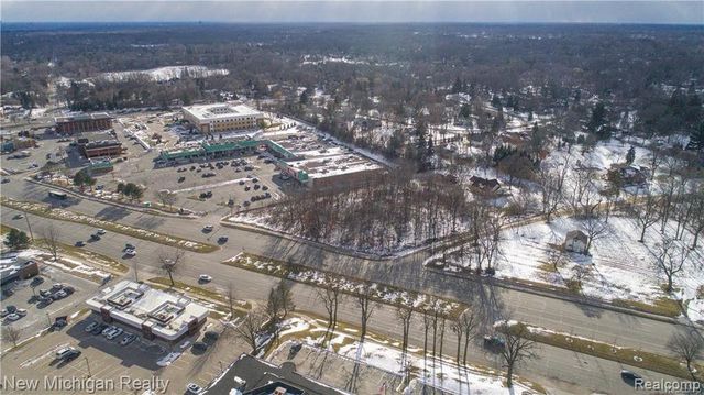 00 Berkshire, Bloomfield Hills, MI 48302