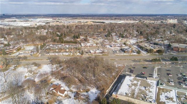 00 Berkshire, Bloomfield Hills, MI 48302