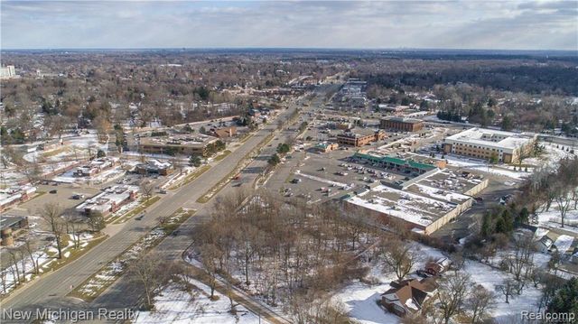 00 Berkshire, Bloomfield Hills, MI 48302