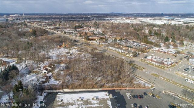 00 Berkshire, Bloomfield Hills, MI 48302