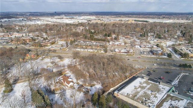 00 Berkshire, Bloomfield Hills, MI 48302