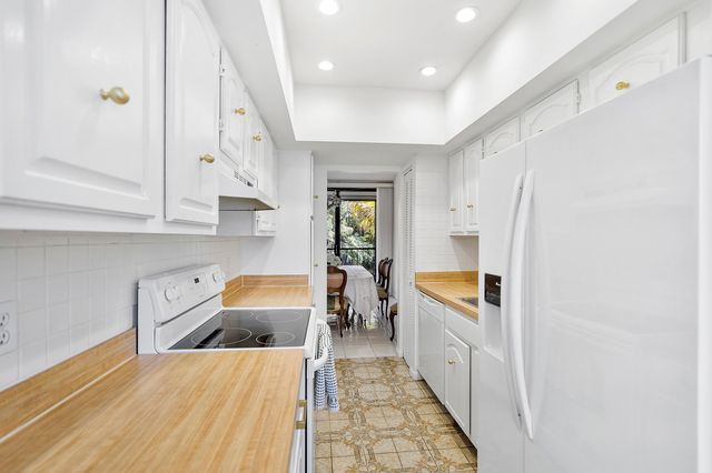 3706 Bridgewood Drive 3706, Boca Raton, FL 33434