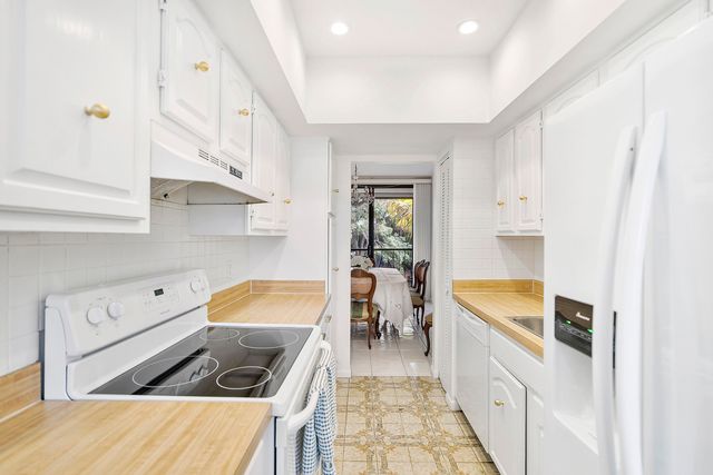 3706 Bridgewood Drive 3706, Boca Raton, FL 33434