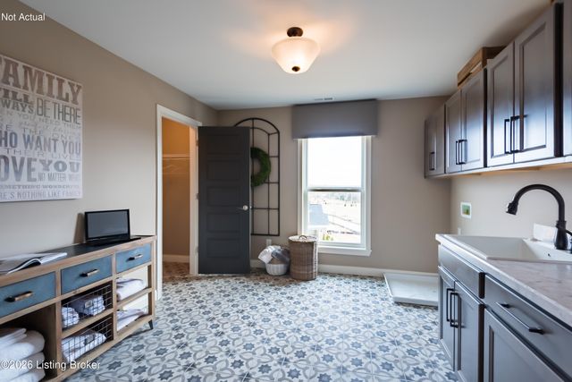 15701 Shadowalk Dr, Louisville, KY 40245
