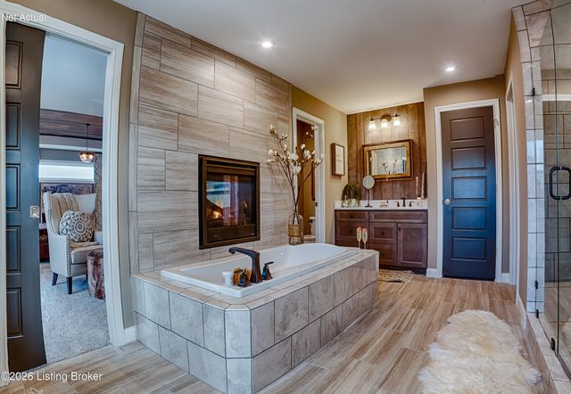 15701 Shadowalk Dr, Louisville, KY 40245
