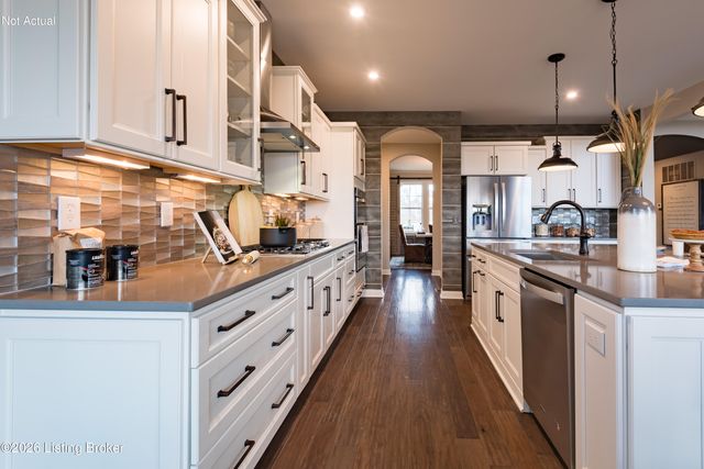 15701 Shadowalk Dr, Louisville, KY 40245