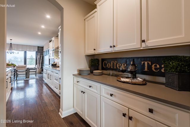 15701 Shadowalk Dr, Louisville, KY 40245