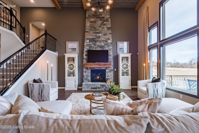 15701 Shadowalk Dr, Louisville, KY 40245