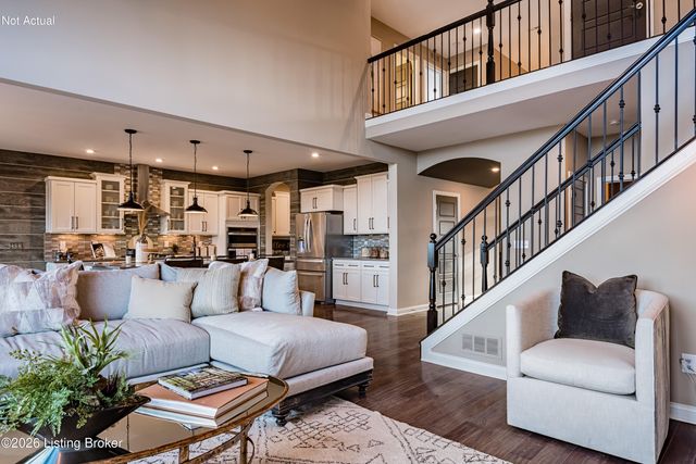 15701 Shadowalk Dr, Louisville, KY 40245