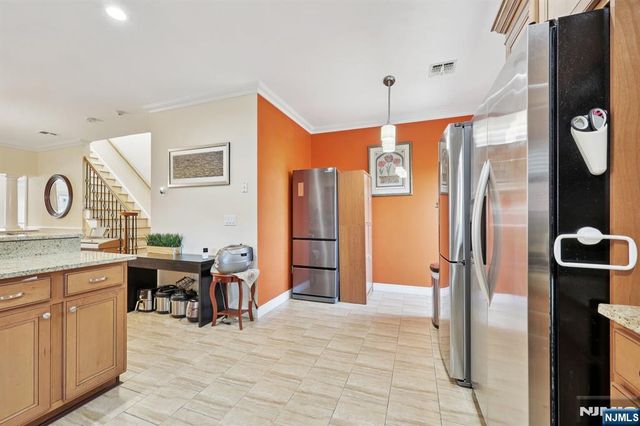 421 Lafayette Avenue 421, Cliffside Park, NJ 07010