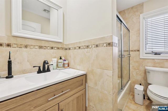 421 Lafayette Avenue 421, Cliffside Park, NJ 07010