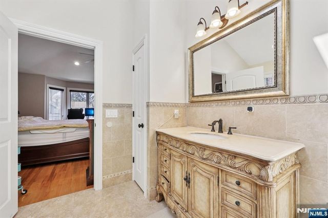 421 Lafayette Avenue 421, Cliffside Park, NJ 07010